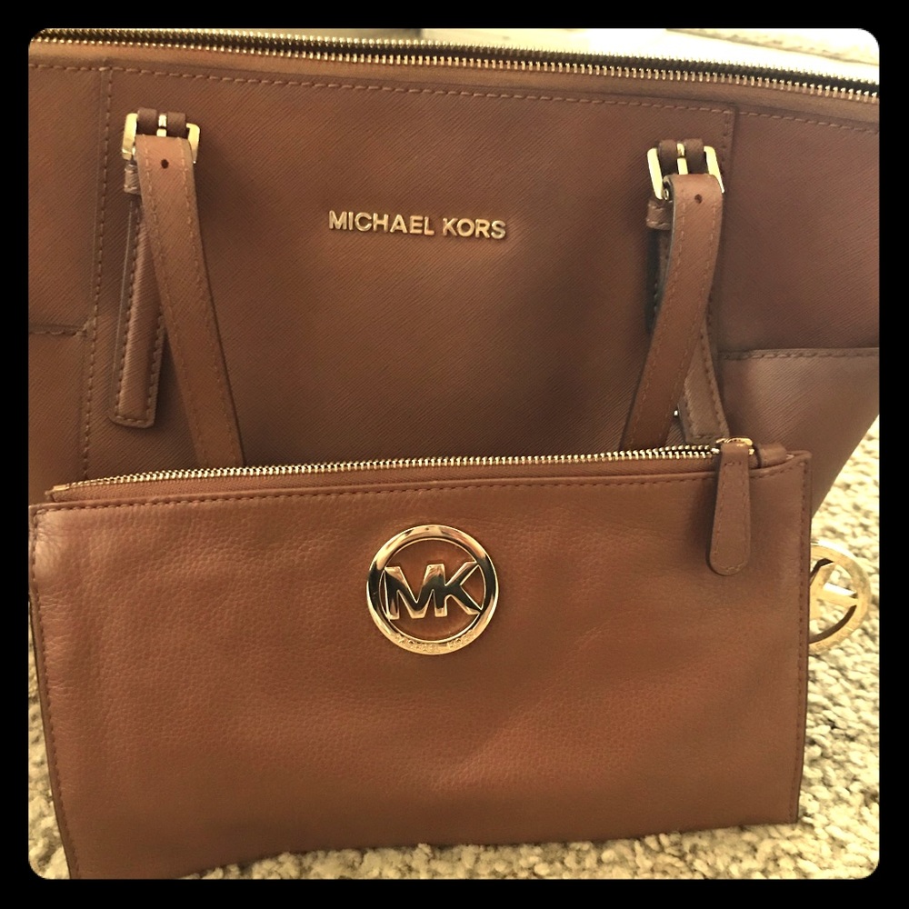 Michael Kors Tote PLUS wristlet